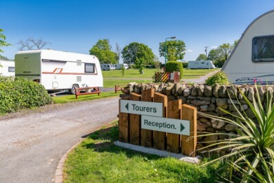 Welcome to Plas Gwyn - camping and touring caravan site in Snowdonia